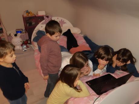 Tous autour d'un écran