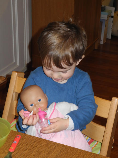 A moi de donner le biberon