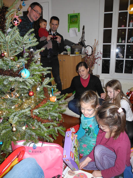 Déballage des cadeaux entres copines