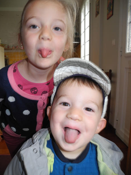 Je tire la langue, tu tires la langue...