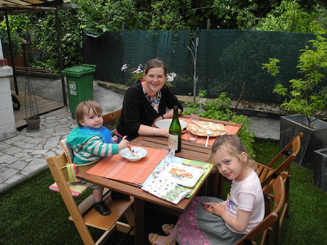 Déjeuner dans le jardin